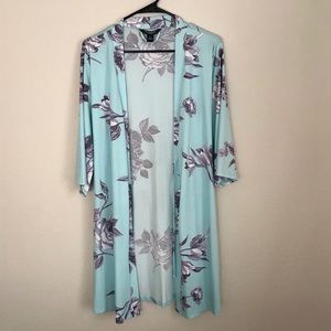 Size M Ambrielle Floral Robe